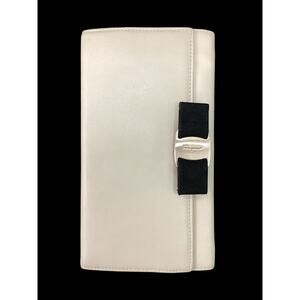 Salvatore Ferragamo Wallet Women’s One Size Vara Bow Long Leather Wallet Beige